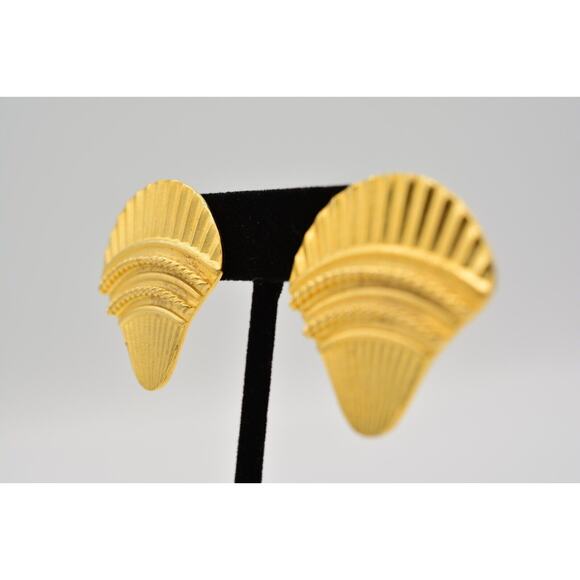 Pakula Vintage Clip On Earrings Clam Shell Brushed Gold Signed Chunky 80s BinAS - Picture 3 of 12